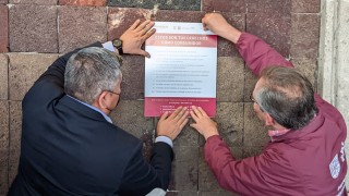 Instala Gobierno Capitalino letreros en terrazas con vista al Zócalo para dar a conocer los derechos de los consumidores